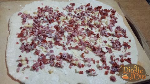 tortano-napoletano-con-lievito-di-birra-salumi-formaggi