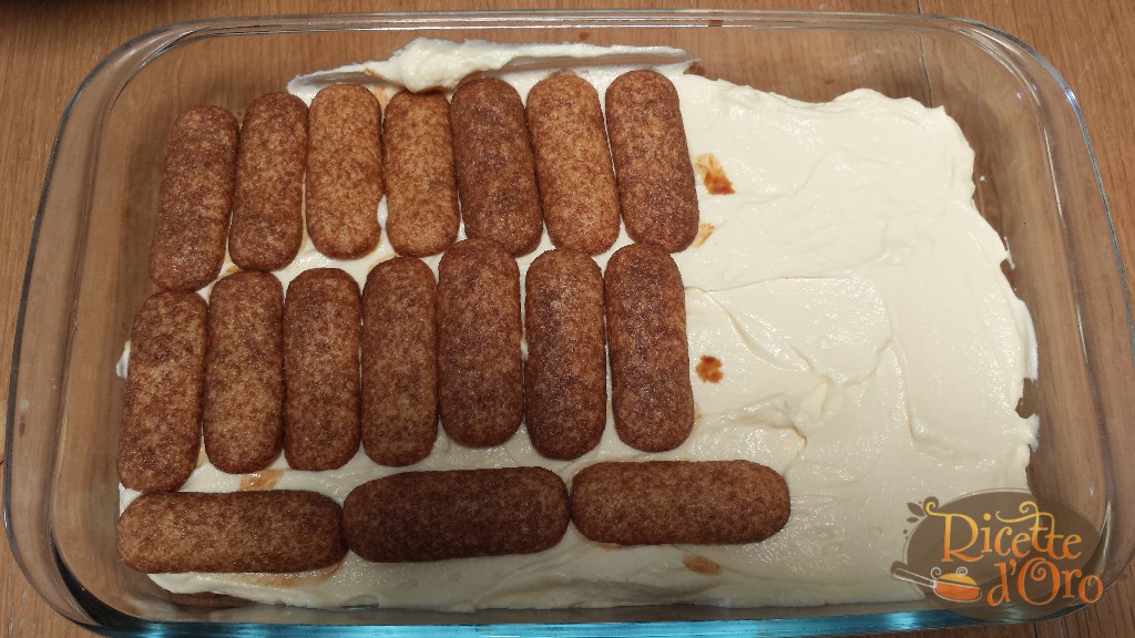 tiramisu-con-pavesini-strato