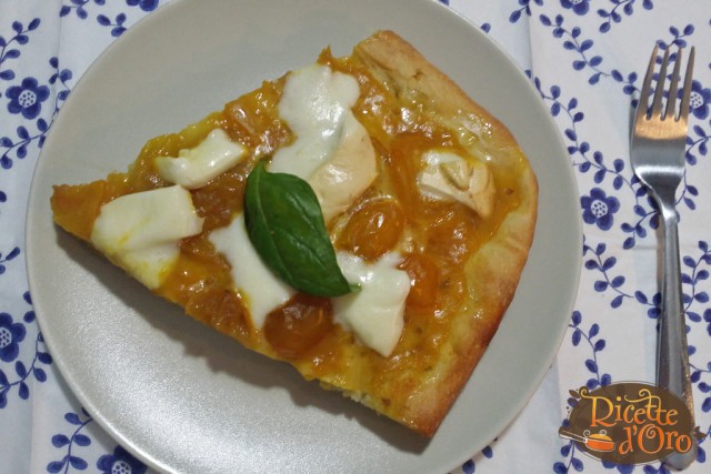 pizza-margherita-con-datterini-gialli