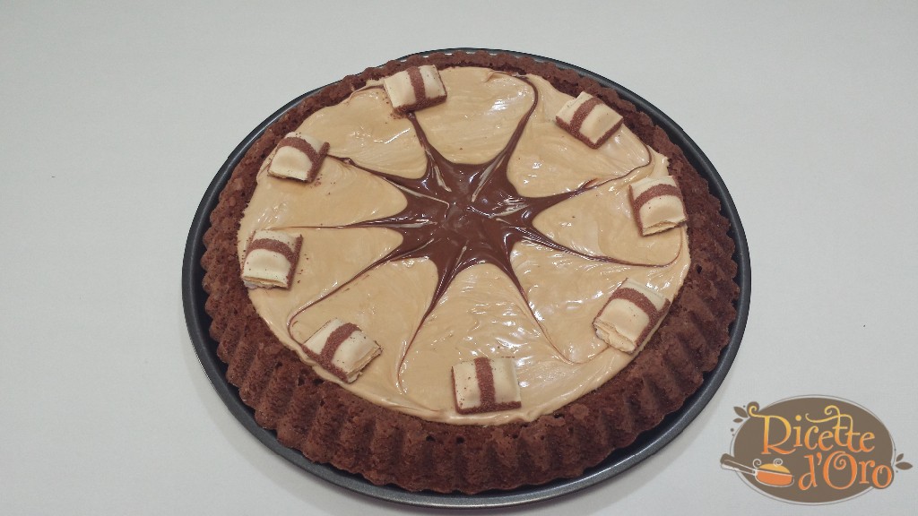 decorazione-torta-kinder-bueno-2