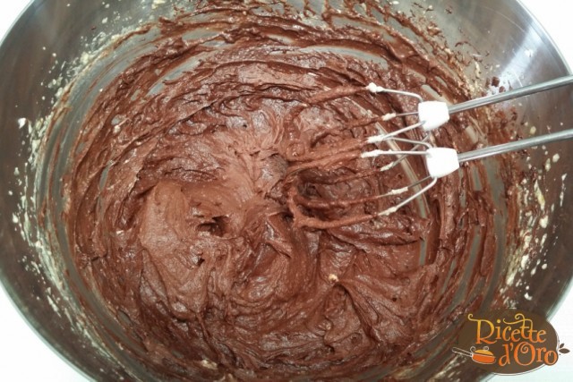 torta-kinder-fetta-al-latte-cacao-base-biscotto