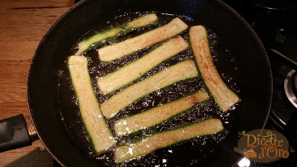 Parmigiana-di-zucchine-fritte