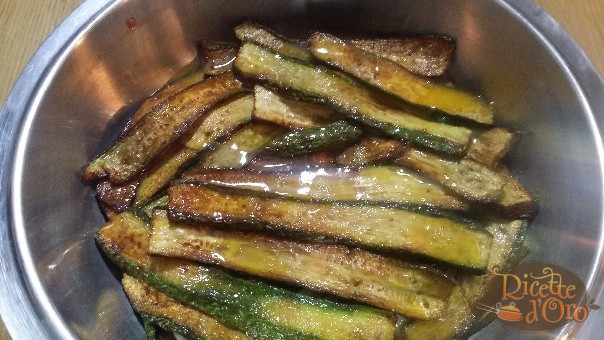 Parmigiana-di-zucchine-secondo-strato