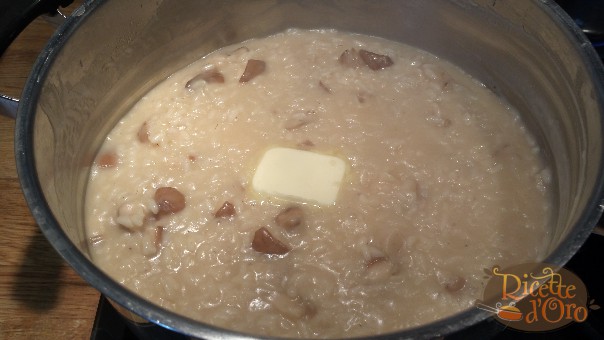 risotto-ai-funghi-porcini-mantecatura