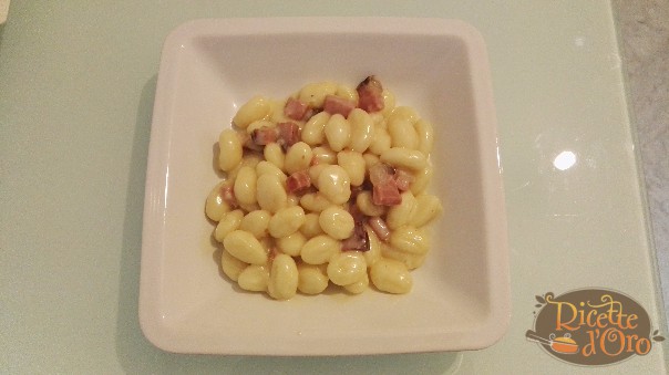 gnocchi gorgonzola e speck